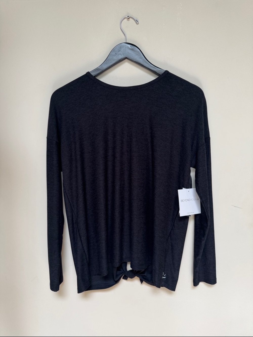 Beyond Yoga Black Long-Sleeve Twist-Back Tee